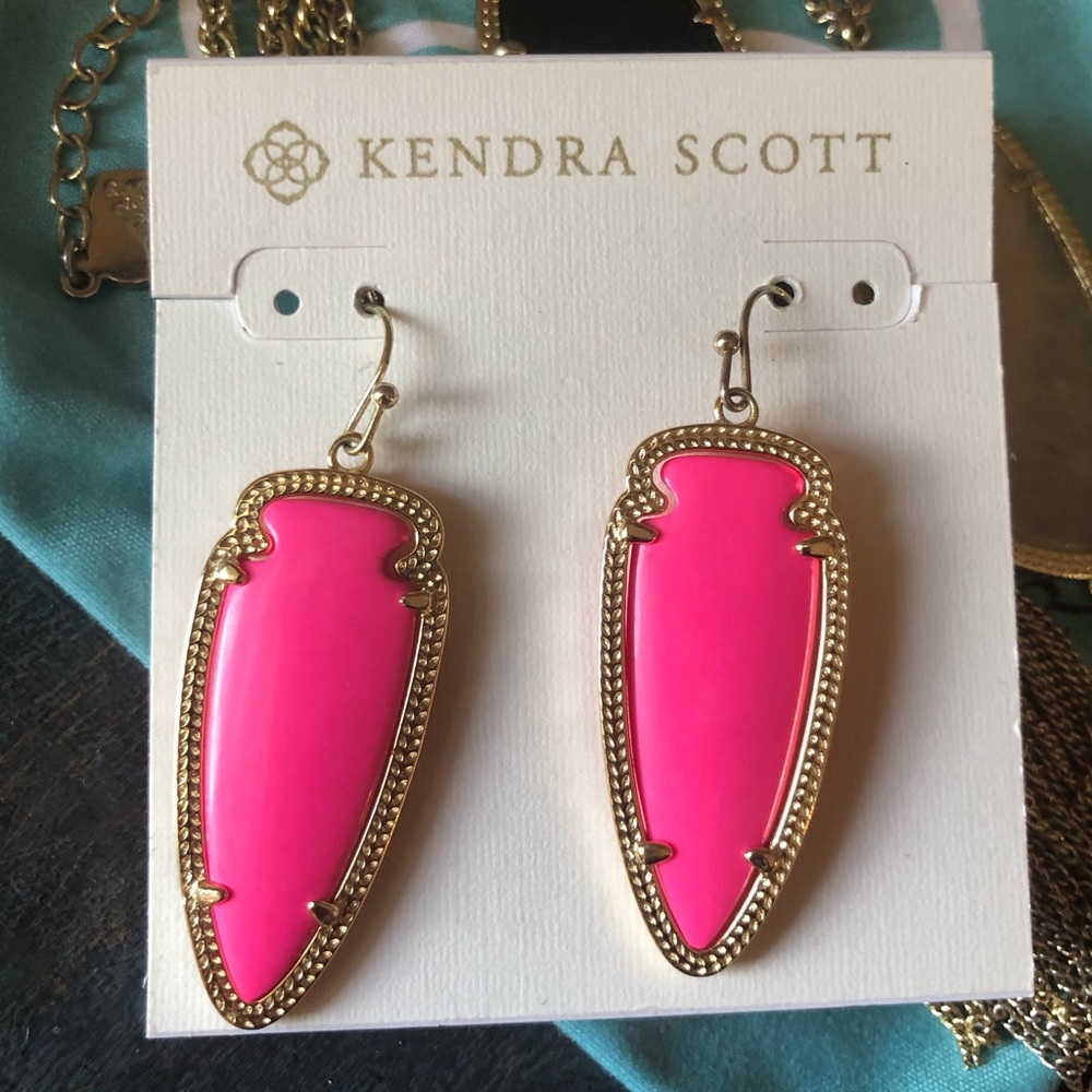 Kendra Scott Hot Pink Sky (RARE discontinued)